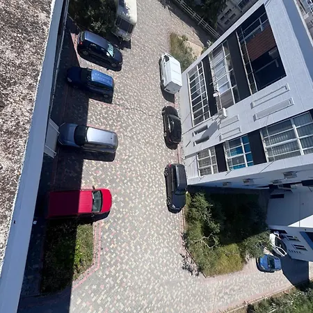 Me Qera Durrës